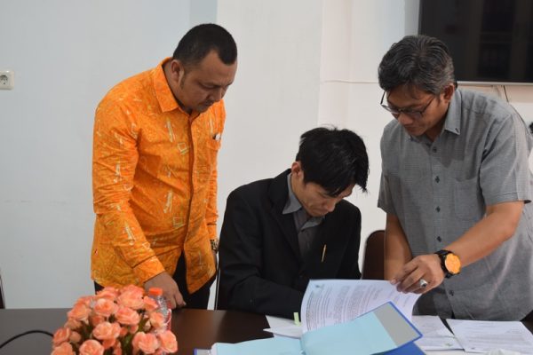 Penanda tanganan serah terima barang hibah JICA